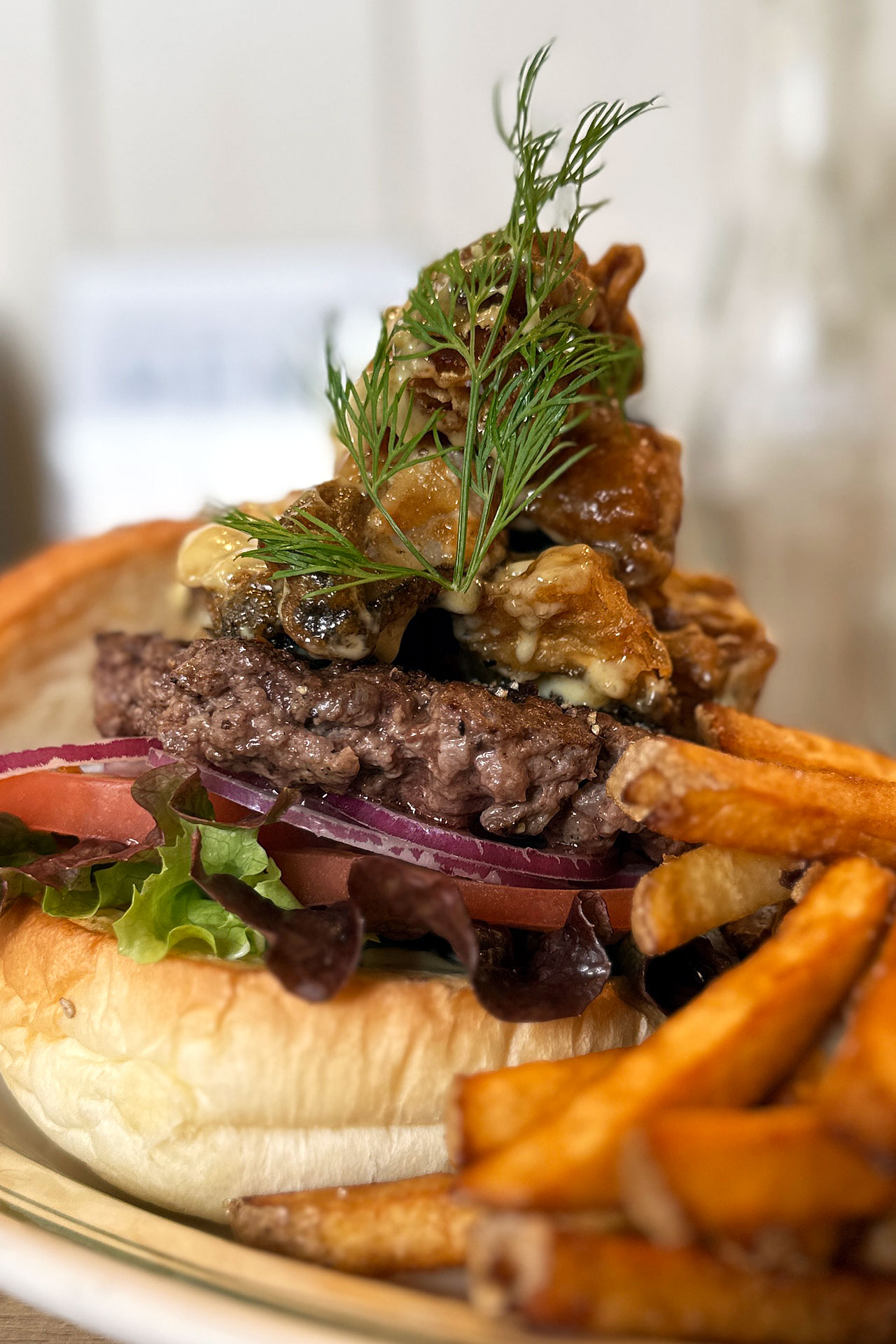 PLUMP DINER(プランプダイナー)【クリスピーオイスター&マッシュルームバーガー】